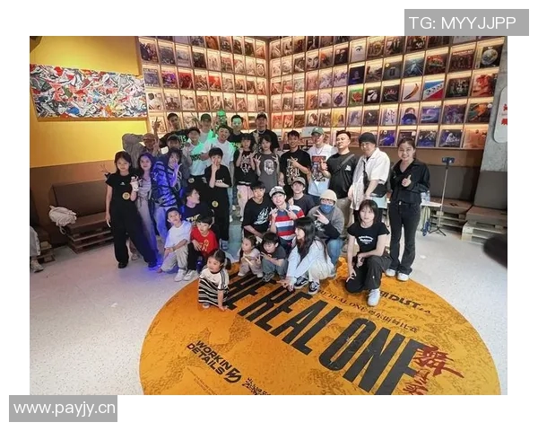 重庆街舞队的奋斗与荣耀:世界街舞大赛背后的成长历程揭秘